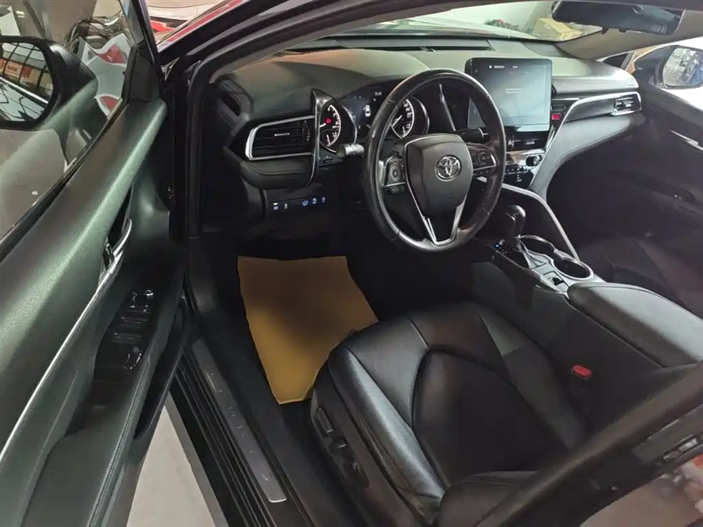 Toyota Camry 2021 2.0G Luxury Edition фото 16