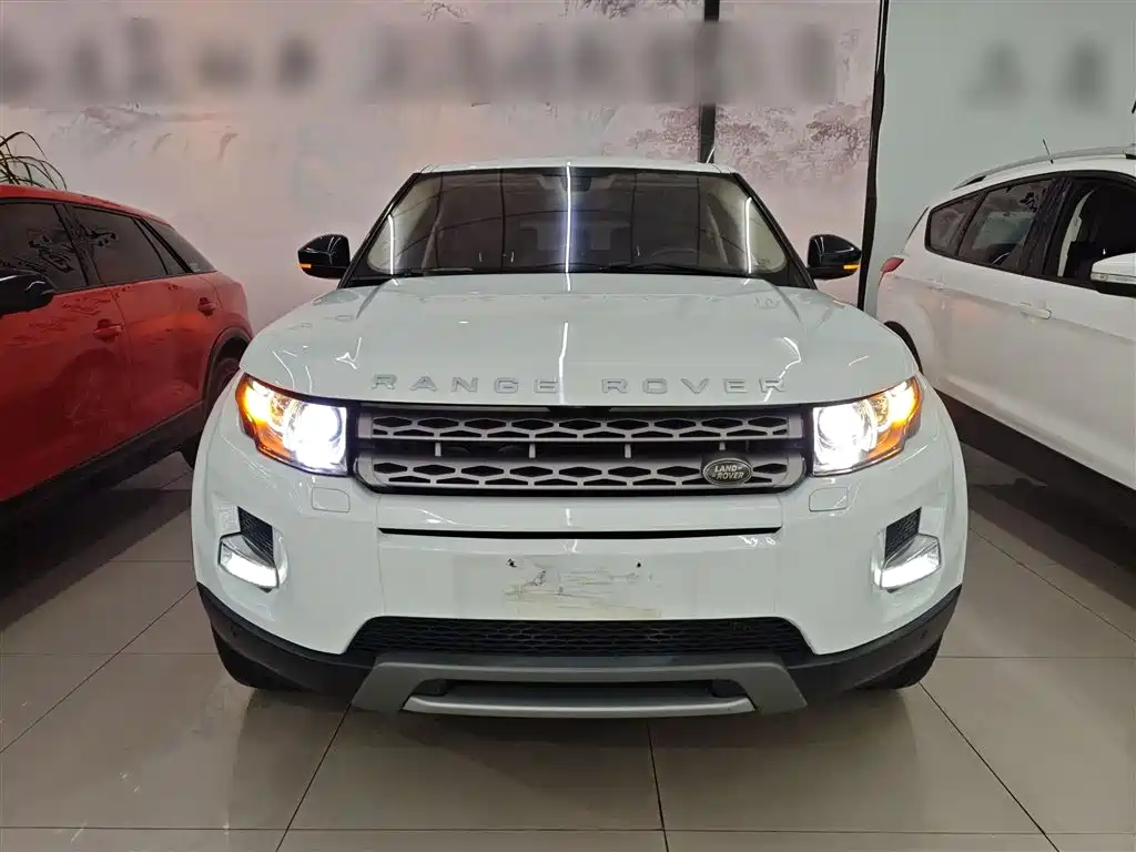 Land Rover Range Rover Evoque 2015 2.0T 5-Door Intelligent Edition фото 3
