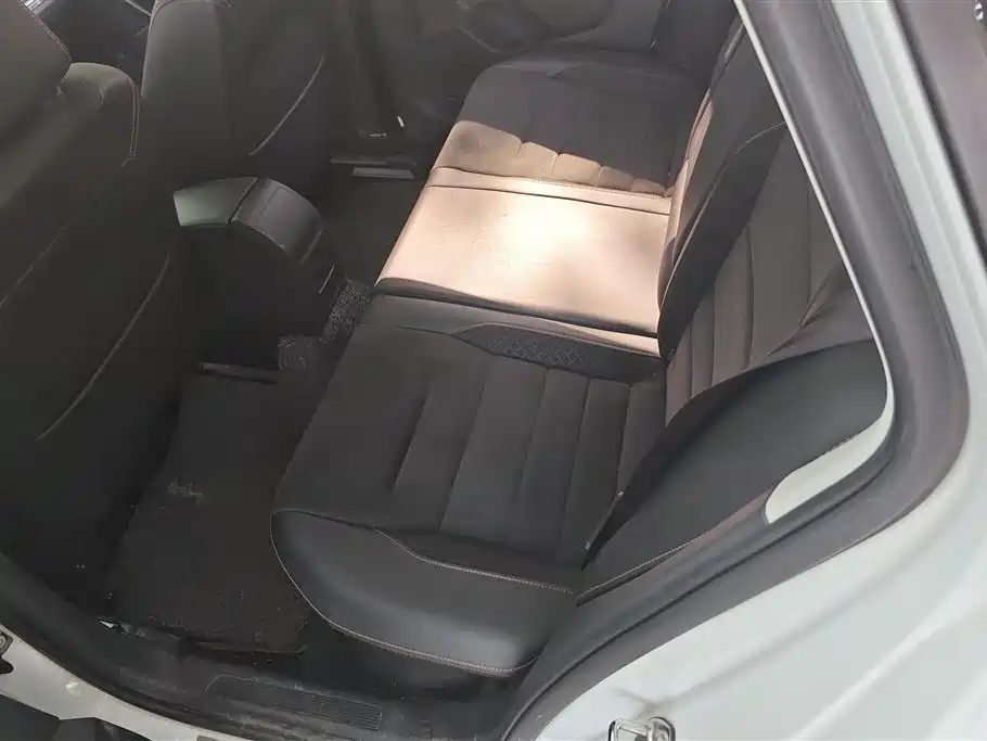 Volkswagen C-TREK 2017 1.6L Automatic Luxury фото 11