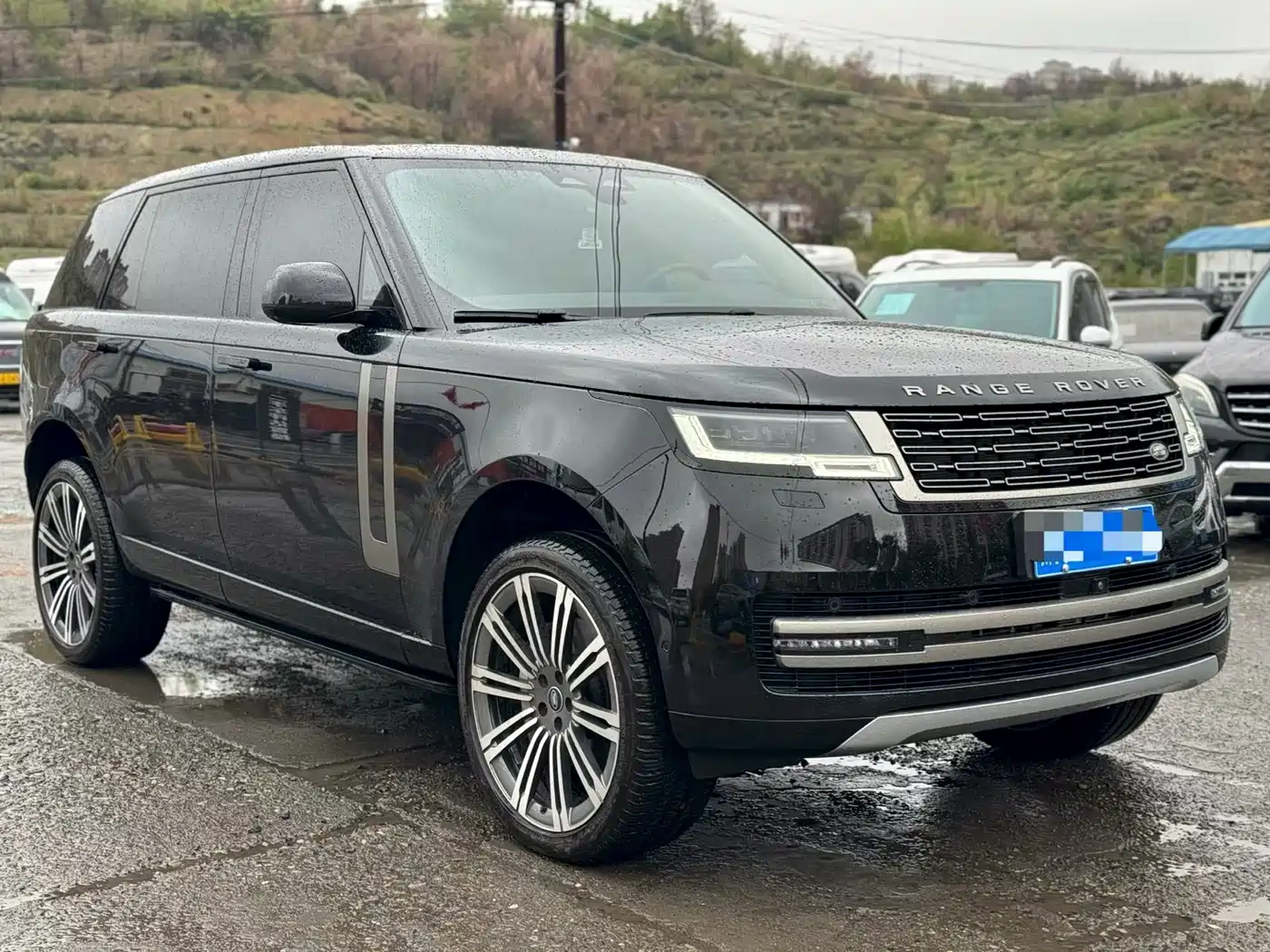 Land Rover Range Rover 2024 3.0 L6 400PS Golden Age Extended 7-Seater фото 3