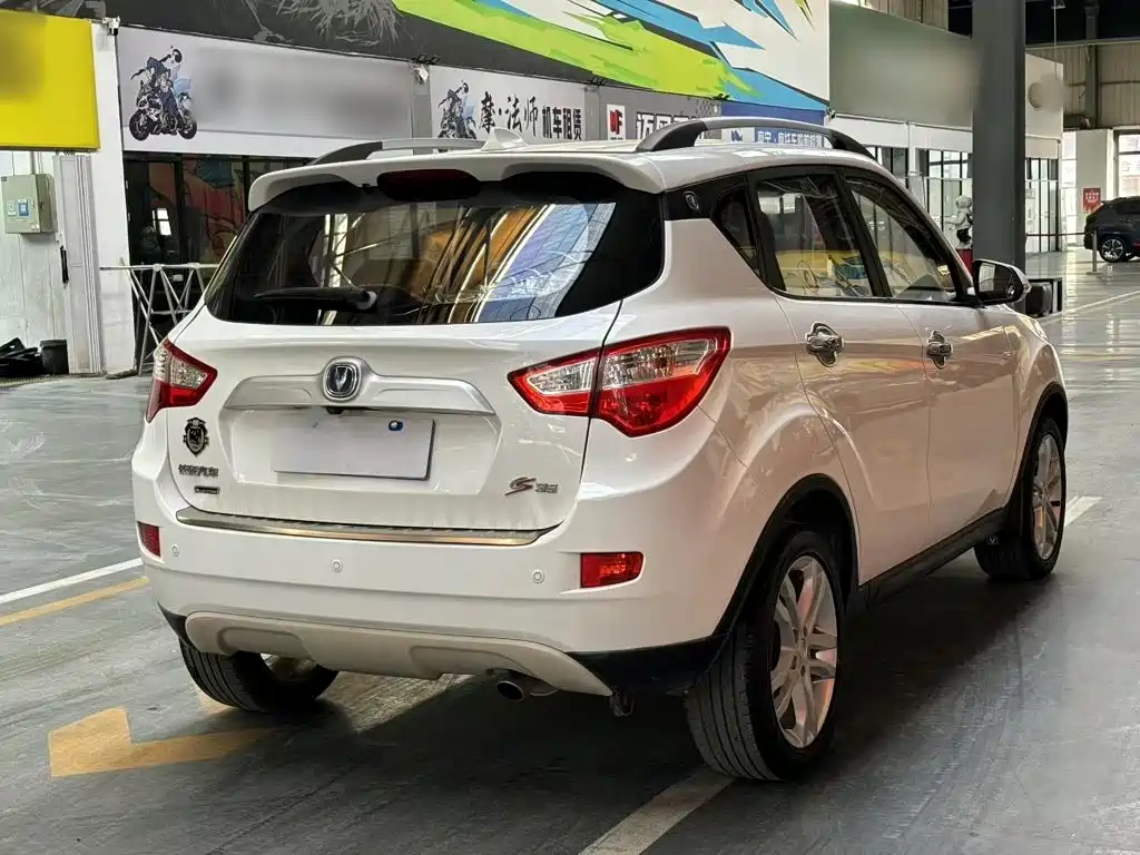 Фото 6 - Changan CS35