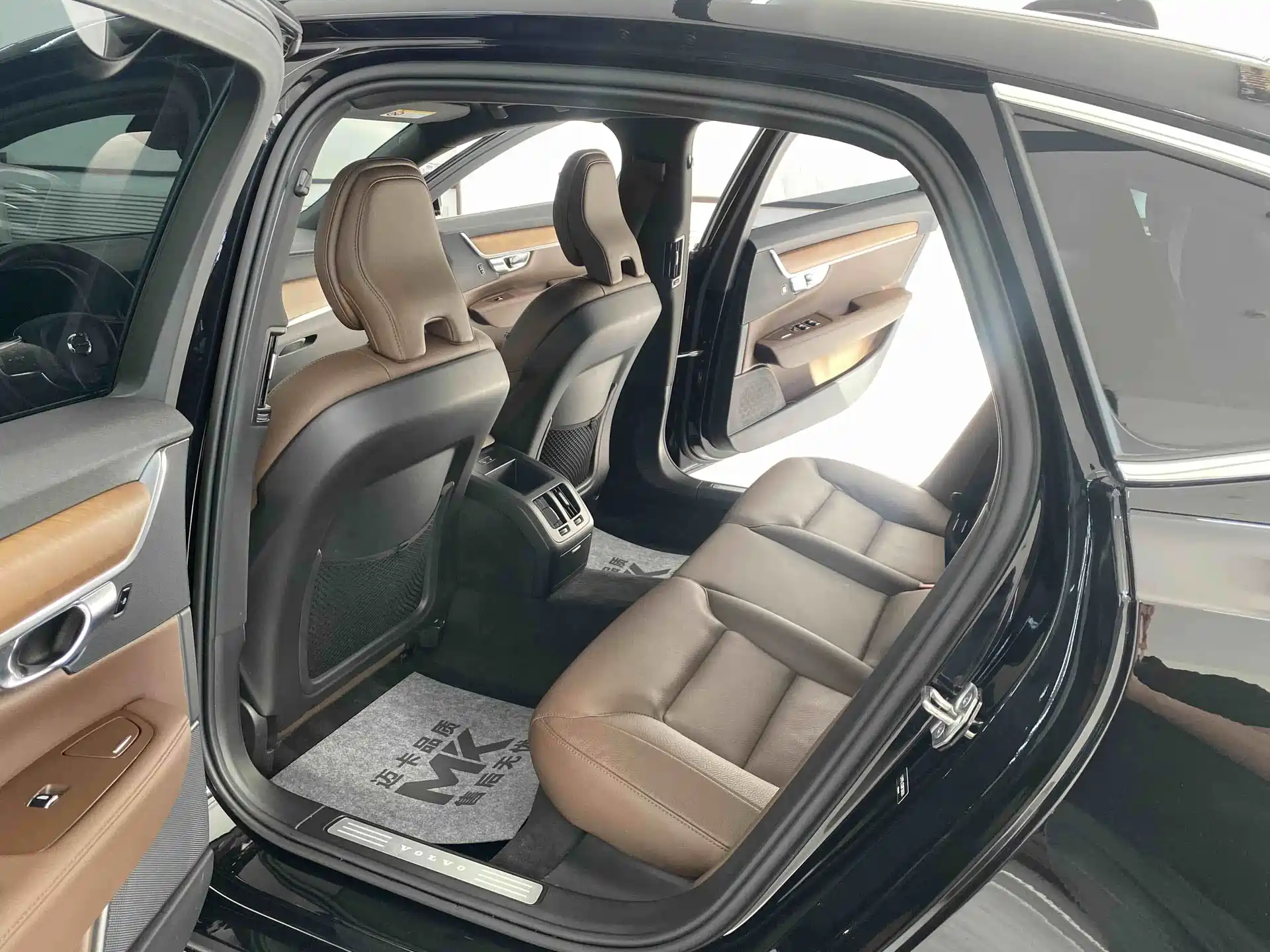 Фото 5 - Volvo S90