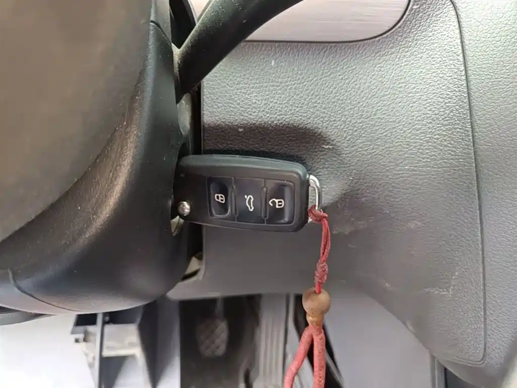 Volkswagen Touran 2013 1.4T Manual Trend 5-seater фото 9