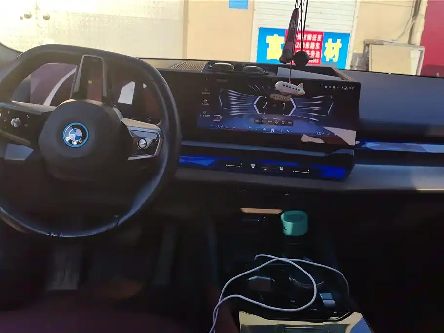 BMW i5 2024 eDrive 35L M Sport Package фото 12