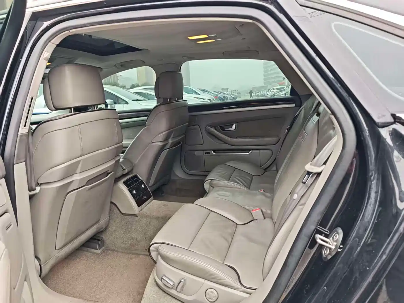 Audi A8 2009 Audi A8L 2.8 FSI Standard фото 8