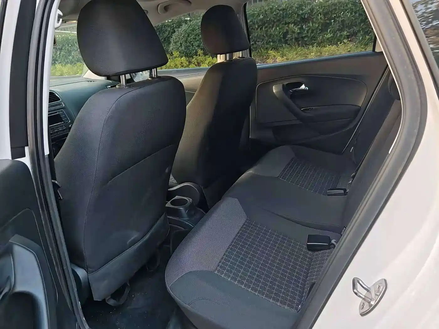 Volkswagen Polo 2016 1.6L Automatic Comfort фото 6