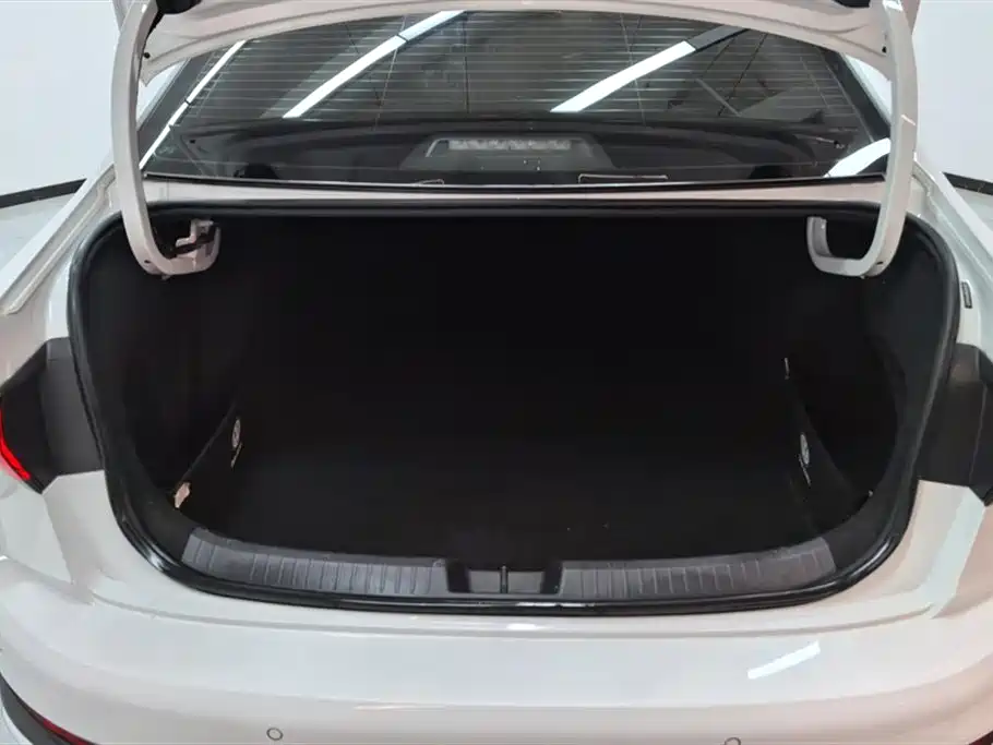 Volkswagen Sagitar 2023 Model Year 200TSI DSG Surpass Edition фото 4