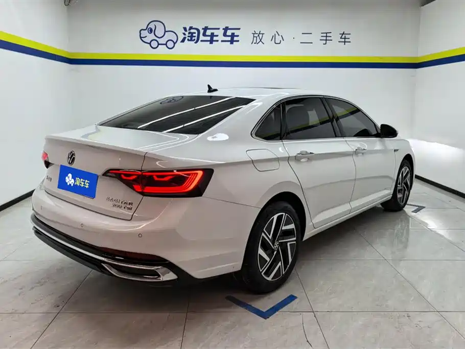 Volkswagen Sagitar 2023 Model Year 200TSI DSG Surpass Edition фото 3