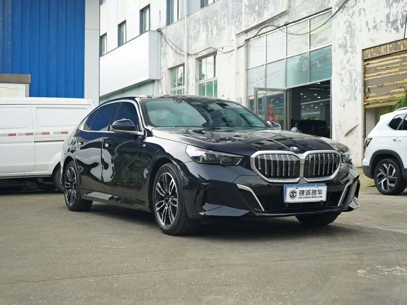 BMW 5 Series 2024 530Li Leading M Sport Package фото 3