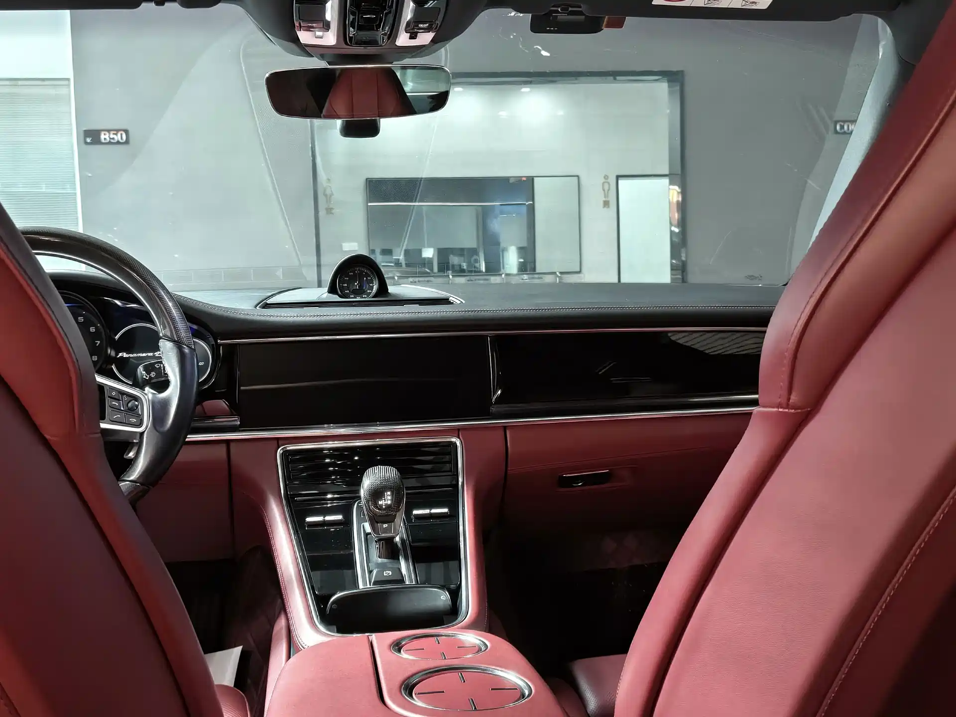 Photo 8 - Porsche Panamera