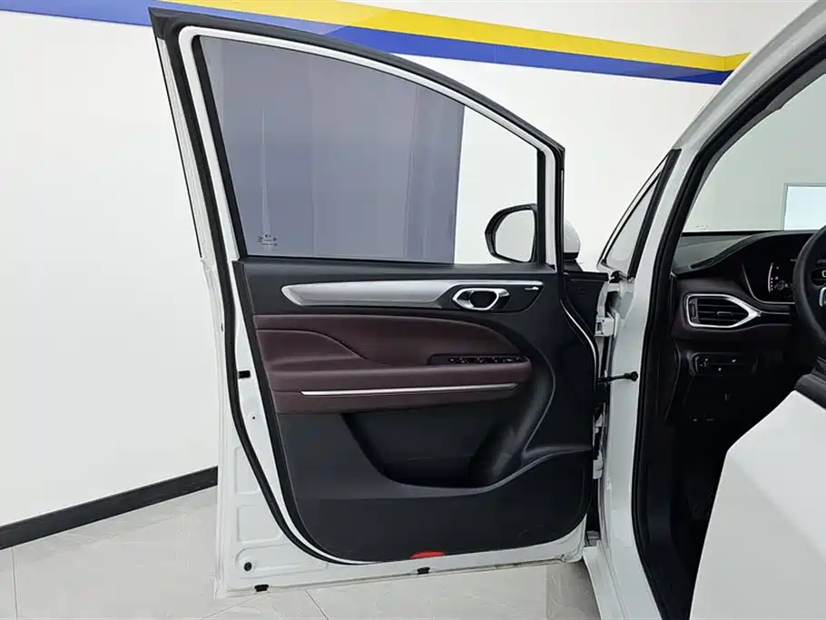 GAC Trumpchi Trumpchi M6 2023 PRO 270T DCT Luxury Edition фото 7