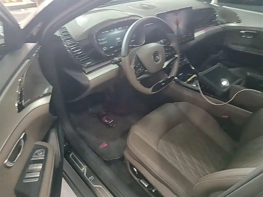 BYD Han 2025 DM-i 125KM Premium фото 16
