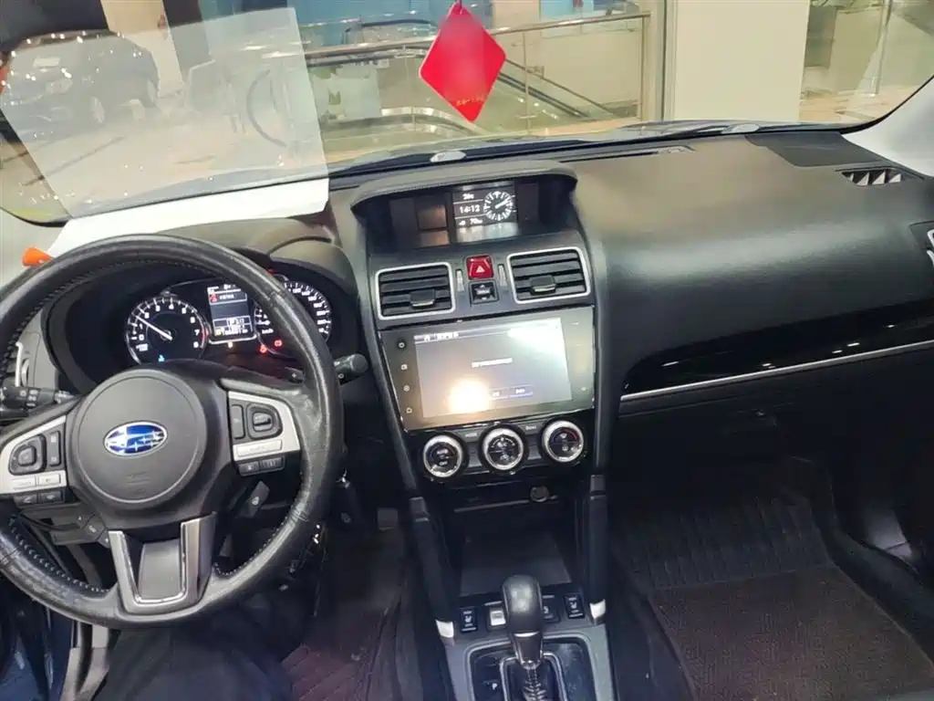 Subaru Forester 2018 2.5i Luxury Navigation Edition фото 10