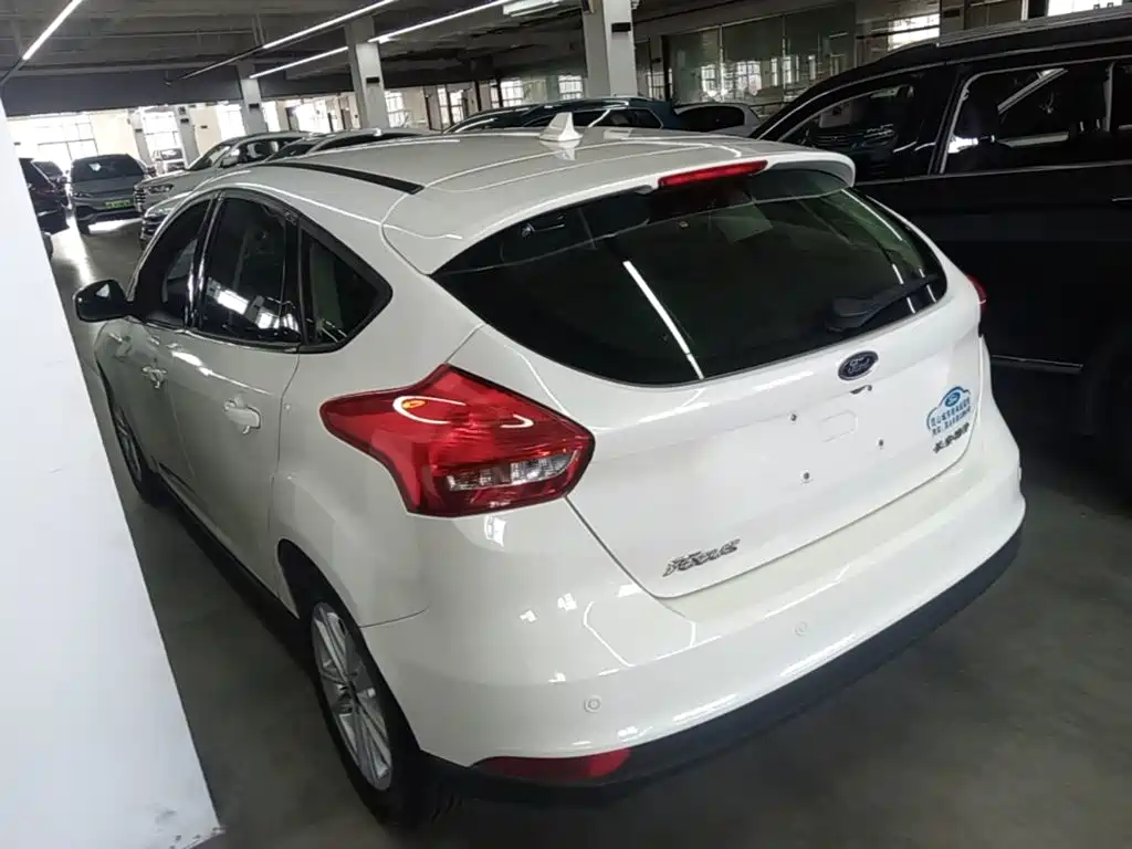 Ford Focus 2019 2018 Hatchback Classic 1.6L Automatic Trend Smart Edition