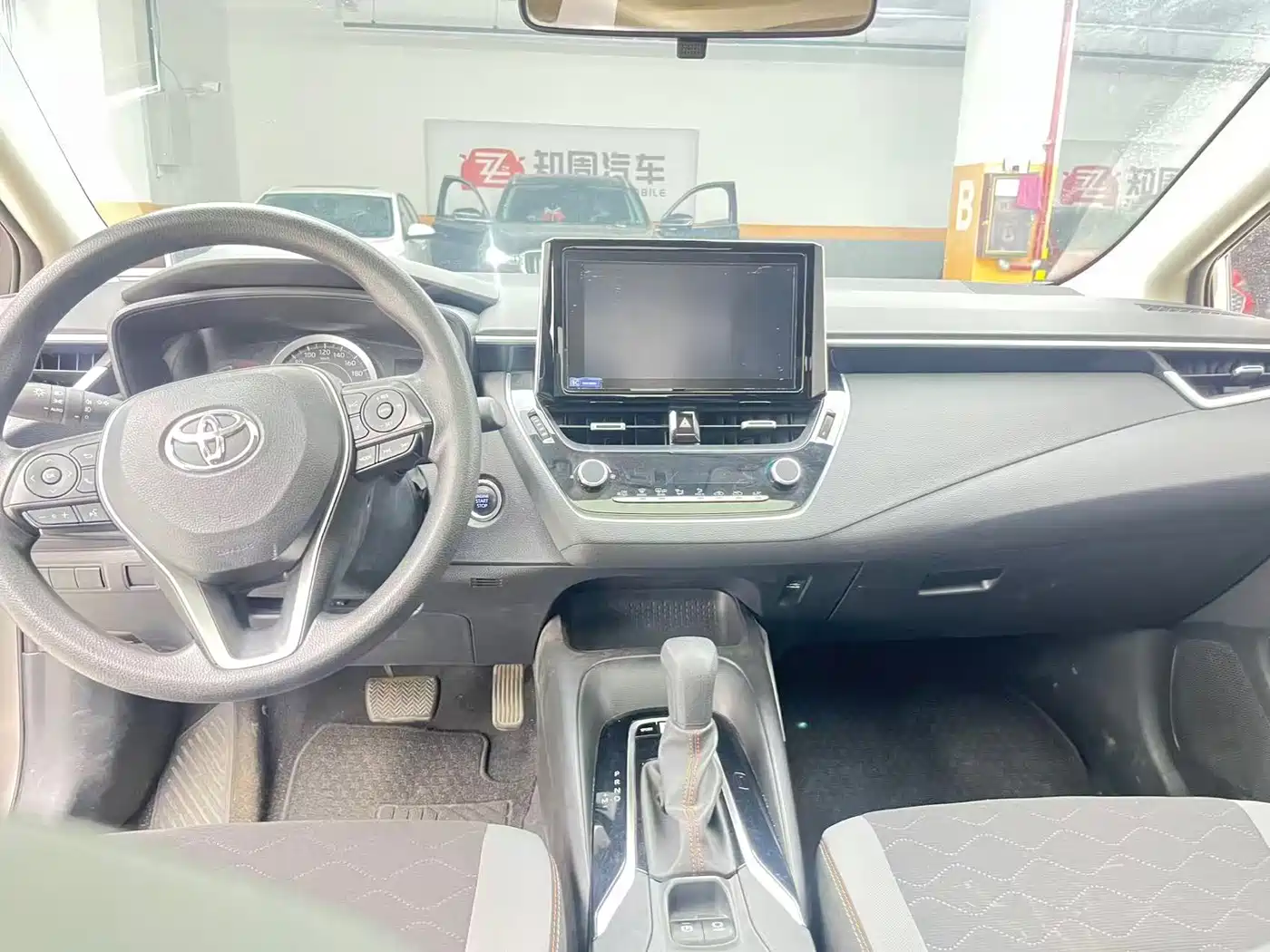 Toyota Corolla 2021 1.2T S-CVT Elite PLUS Edition фото 7