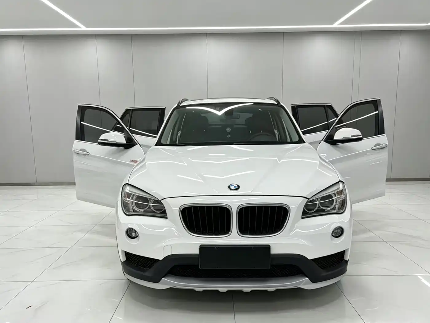 BMW X1 2014 sDrive18i Fashion Edition фото 4
