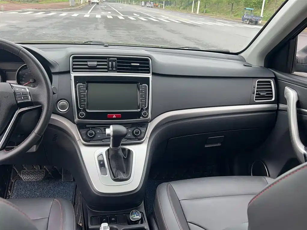 Haval M6 2019 1.5T DCT 2WD Elite Type China VI фото 10