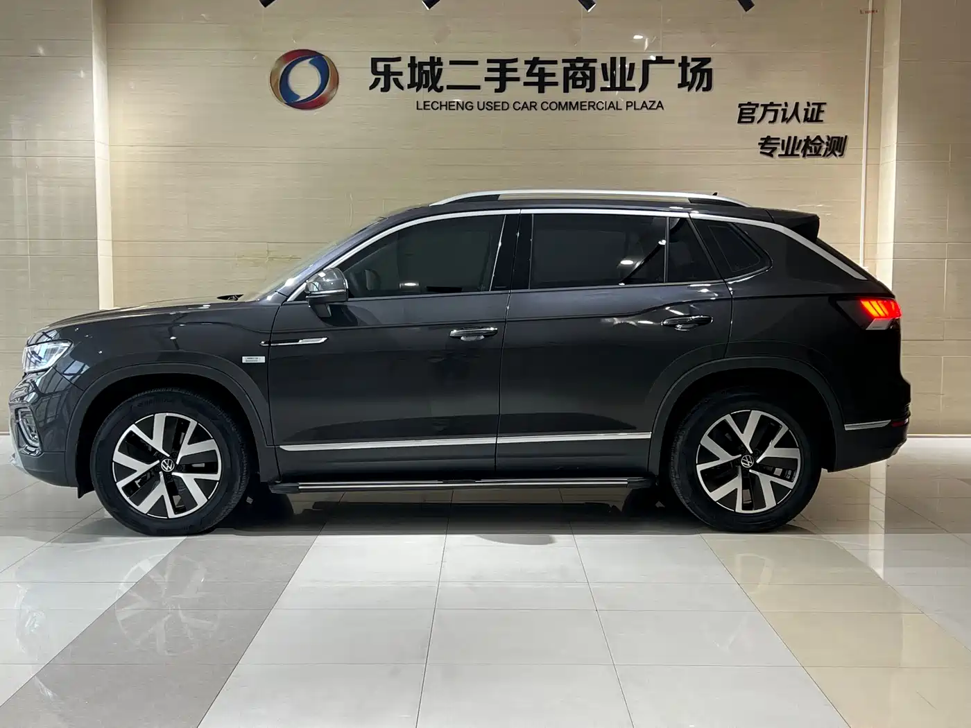Volkswagen Tayron 2023 330TSI 2WD Luxury Plus Advanced Edition фото 5