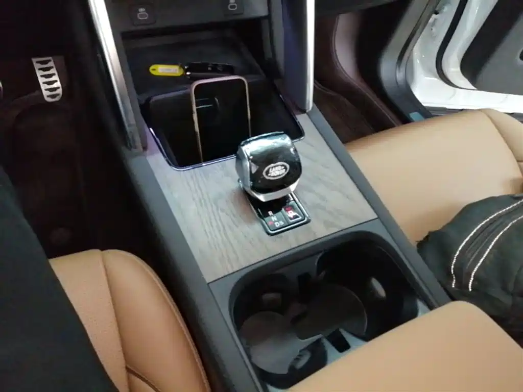 Land Rover Discovery Sport 2025 249PS Performance Tech Edition фото 14