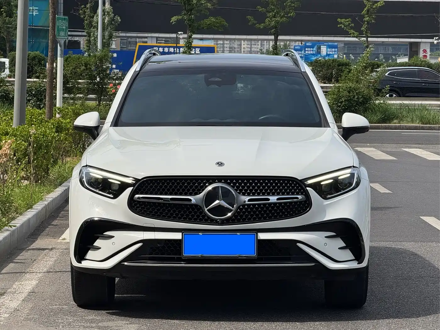Mercedes-Benz GLC 2023 GLC 300 L 4MATIC Sport 5-Seater фото 2
