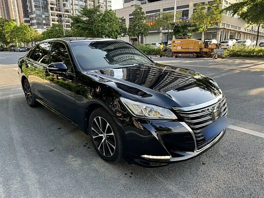 Toyota Crown 2018 2.0T Fashion Edition фото 3