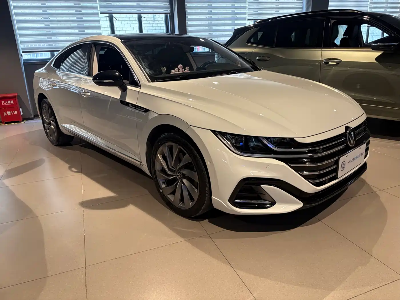 Volkswagen FAW-Volkswagen CC 2021 380TSI Eye-catching Edition фото 3