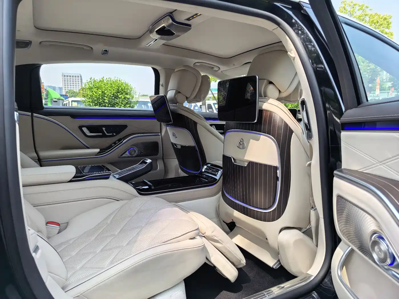 Mercedes-Benz Maybach S-Class 2024 S 680 4MATIC фото 8