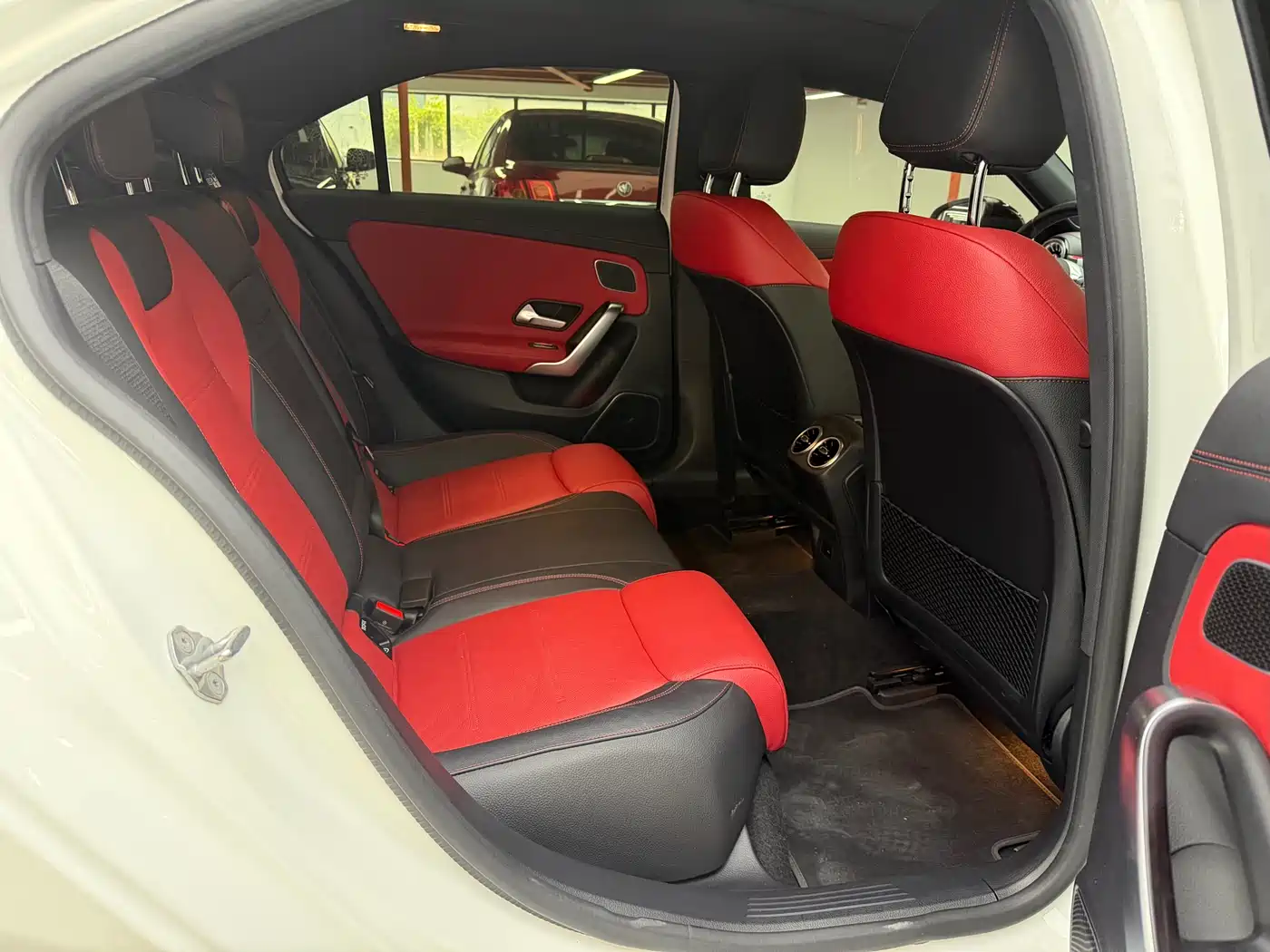 Mercedes-Benz A-Class AMG 2022 AMG A 35 L 4MATIC фото 10