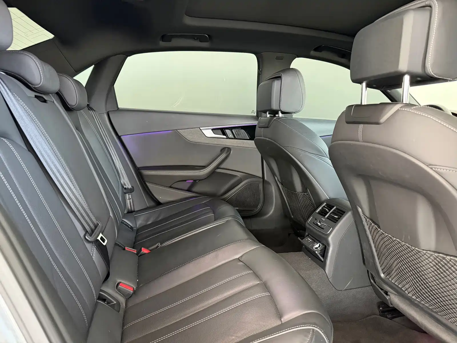Фото 9 - Audi A4L