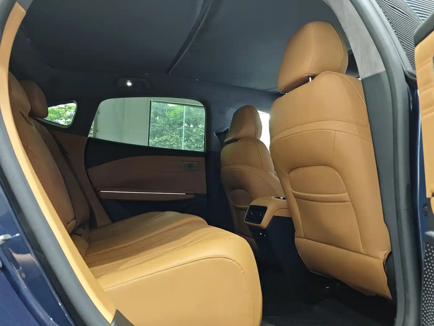 Geely Galaxy Galaxy Xingyao 8 2025 Model 130km EM-i Flagship Edition фото 8