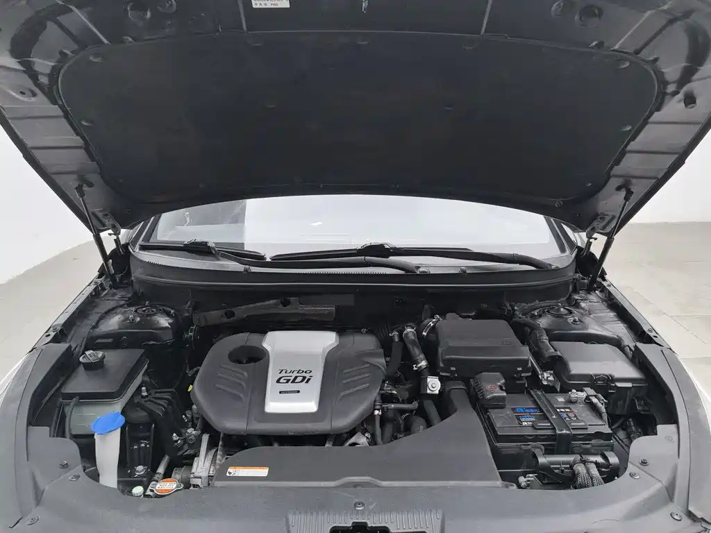 Photo 6 - Hyundai Sonata
