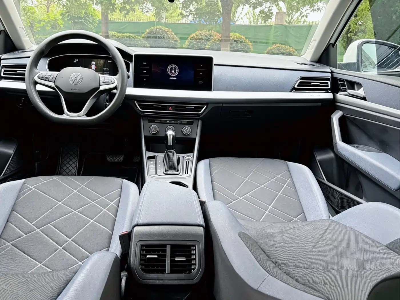 Volkswagen Lavida 2024 Model 1.5L Automatic Delight Edition фото 14