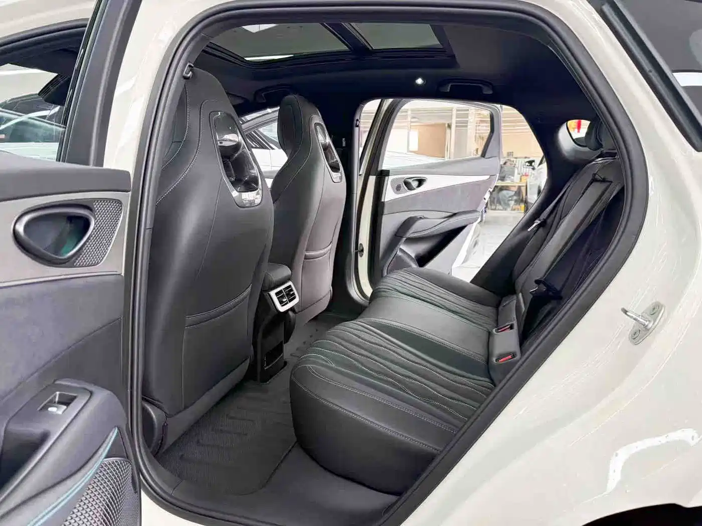 Photo 8 - BYD Seal 06 New Energy