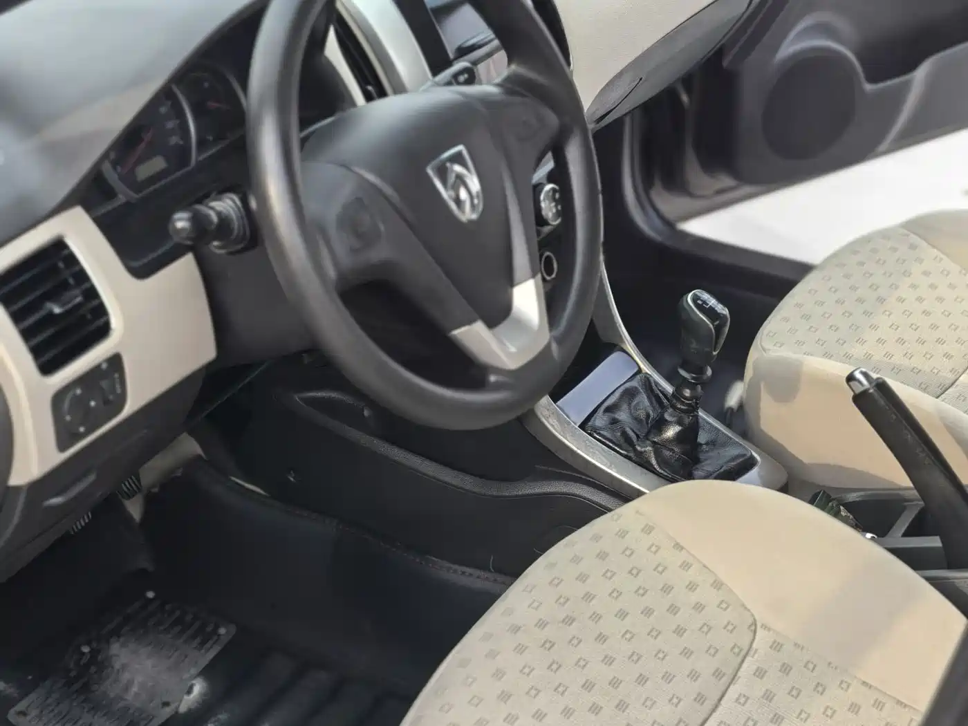 Baojun 630 2013 2013 1.5L Manual Standard