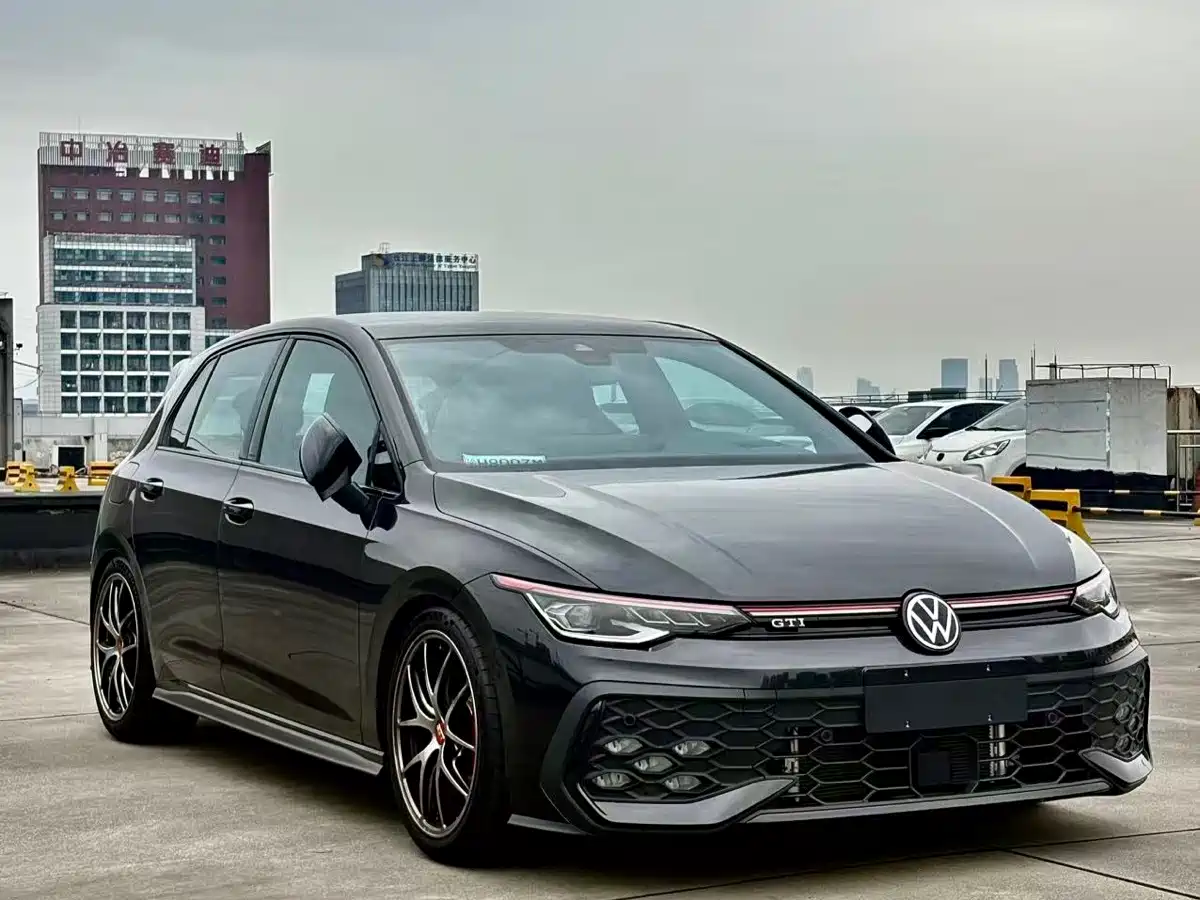 VOLKSWAGEN GOLF GTI
