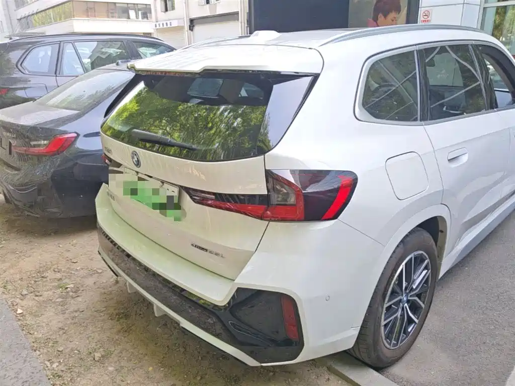BMW iX1 2023 eDrive25L M Sport Package фото 10