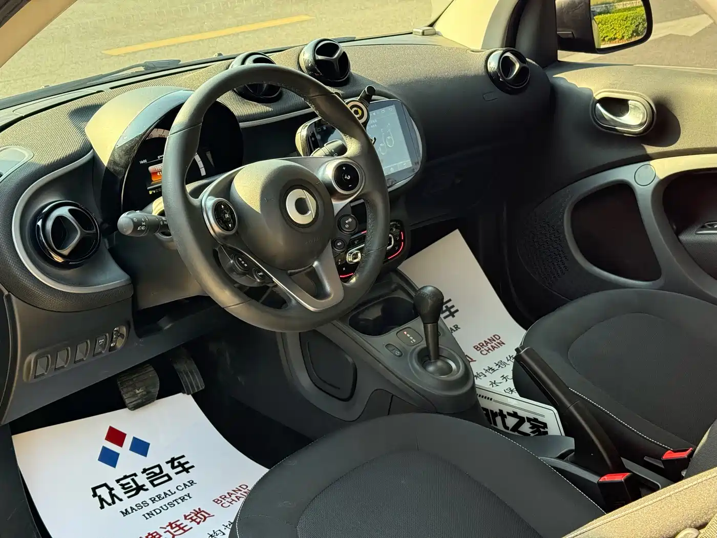 smart fortwo 2019 2019 0.9T 66kW Hardtop Wind Edition China VI