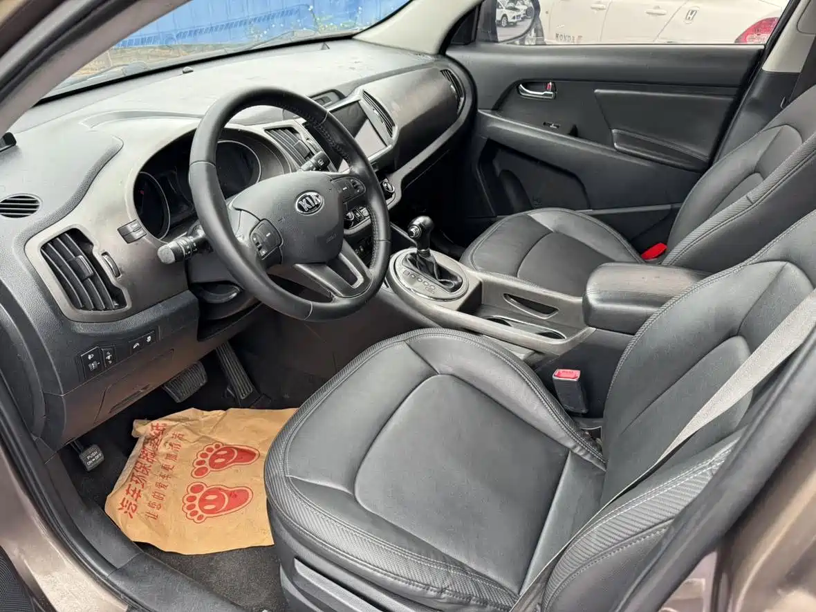 Kia Sportage 2016 2.0L Automatic 2WD GLS фото 9