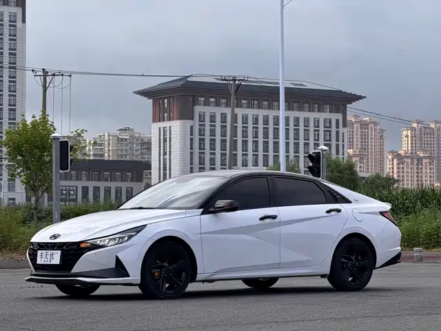 Hyundai Elantra 2022