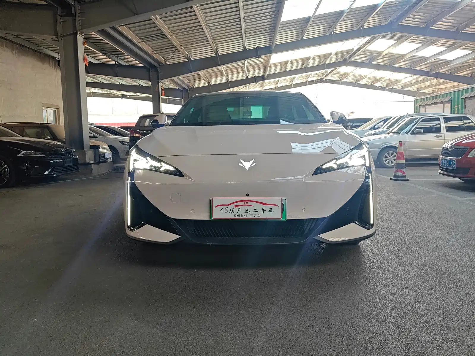 Фото 2 - ARCFOX Alpha S5