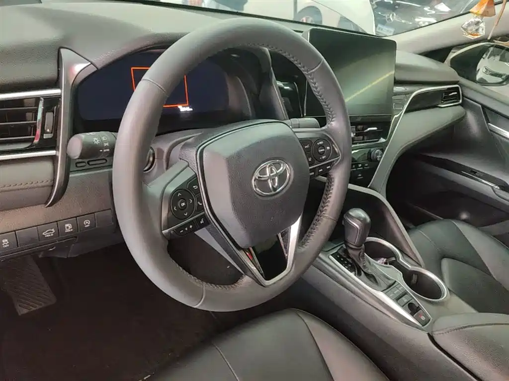 Toyota Camry 2021 2.5G Luxury Edition фото 11