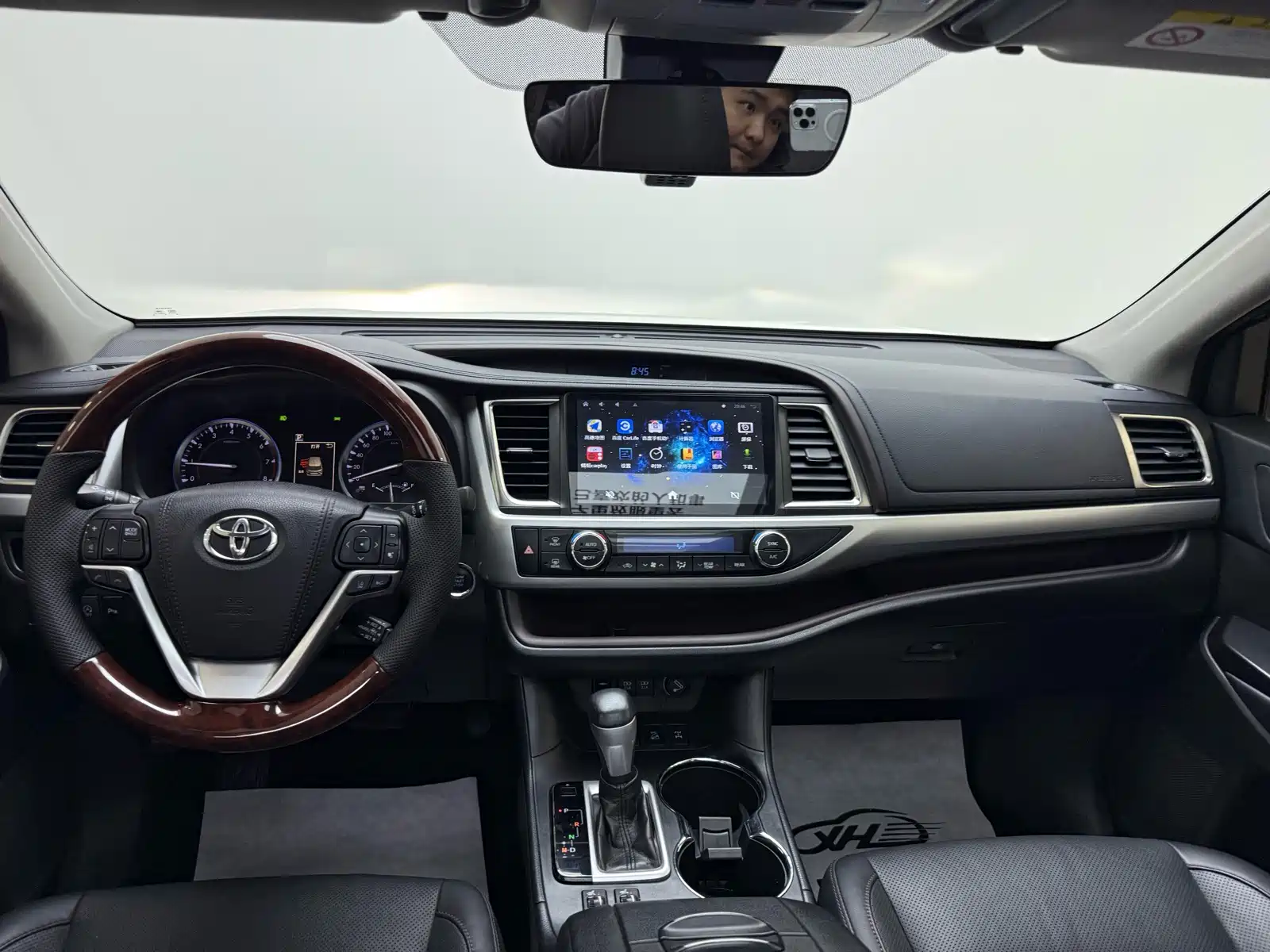 Фото 9 - Toyota Highlander