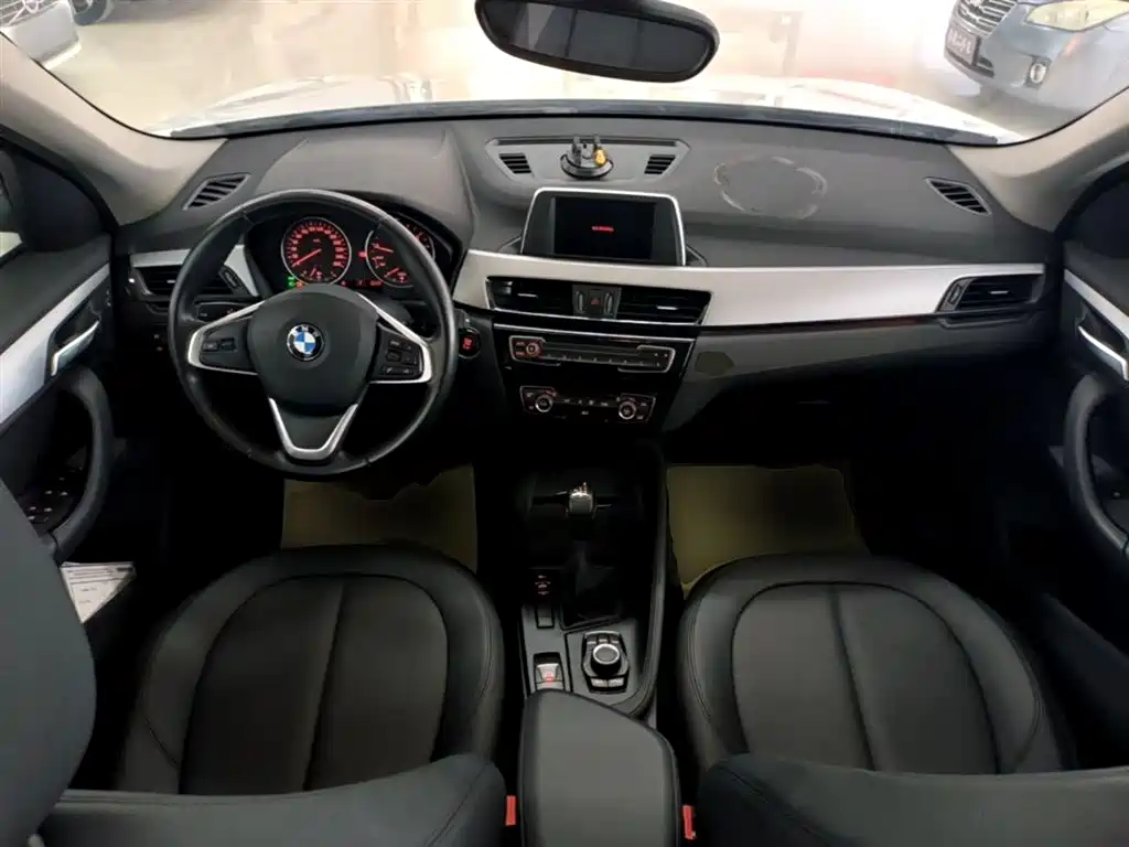 BMW X1 2018 sDrive18Li Fashion Model фото 10