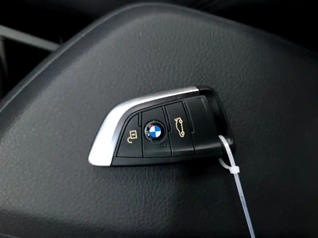BMW X1 2018 sDrive18Li Fashion Model фото 9