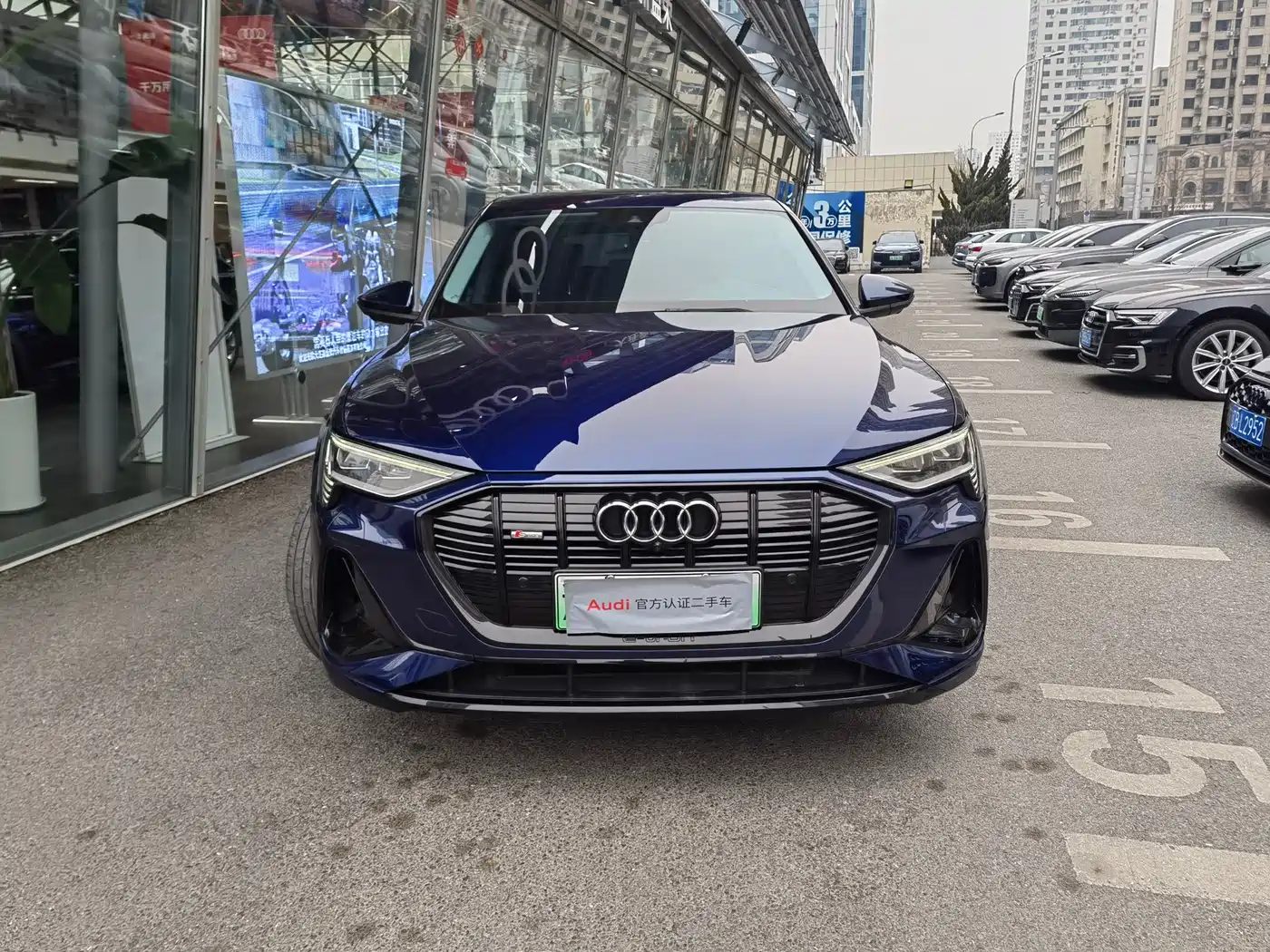 AUDI E TRON
