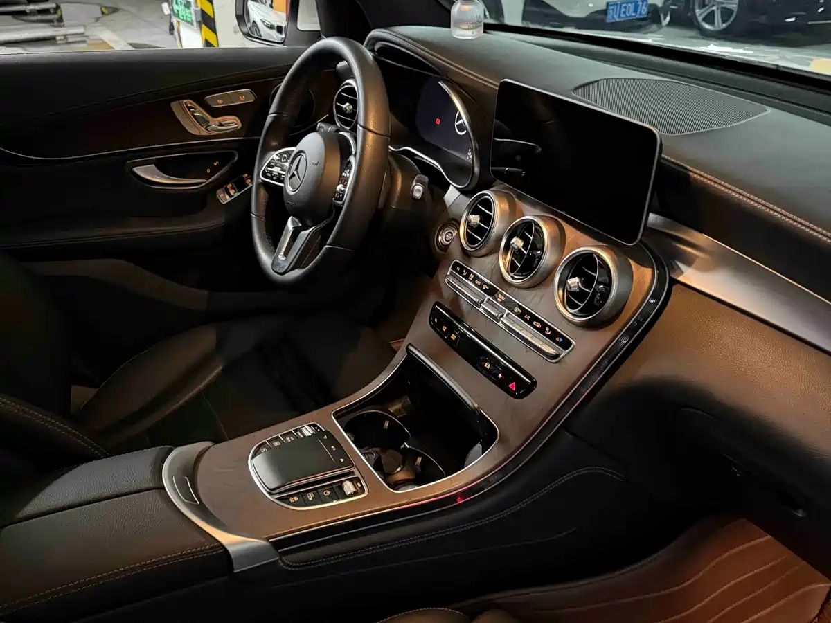 Mercedes-Benz GLC 2020 Facelift GLC 300 L 4MATIC Dynamic фото 6