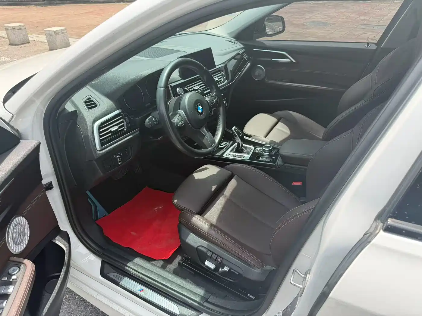 BMW 1 Series 2021 120i M Sport Shadow Edition фото 6