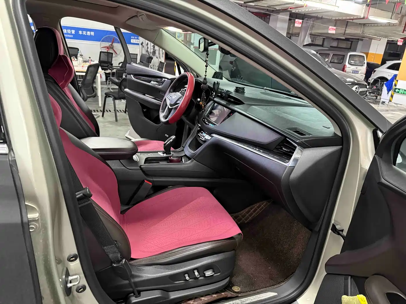Cadillac XT5 2016 28T AWD Luxury Model фото 5