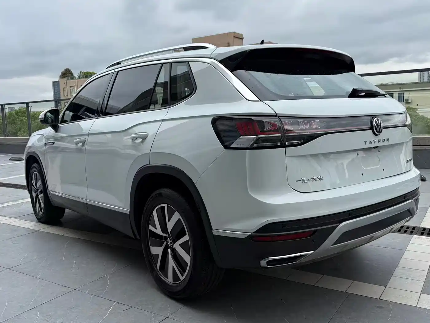 Volkswagen Tayron 2023 330TSI 2WD Luxury Plus Advanced Edition фото 6