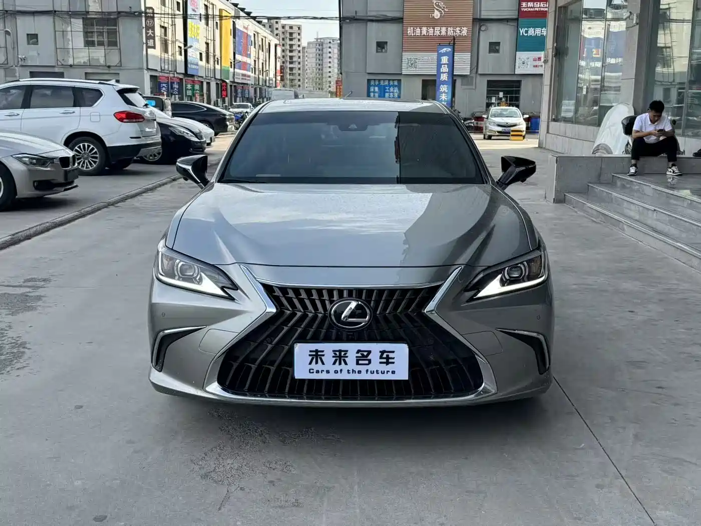 Фото 2 - Lexus ES